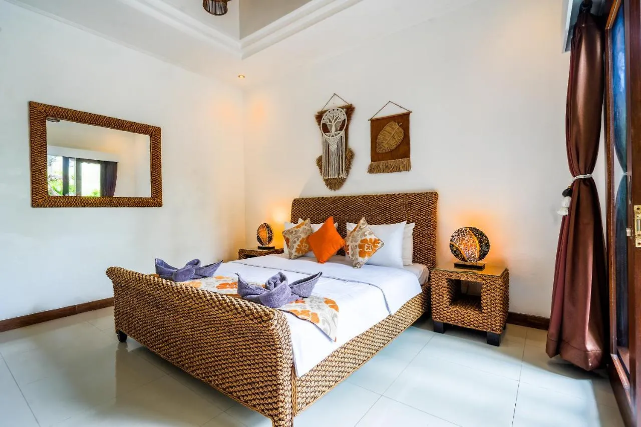 Villa Vino - Legian - 3 Bedroom - 3 Bathroom Villa - Great Location Seminyak