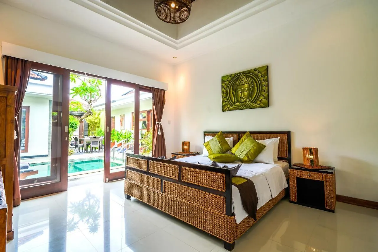 Villa Vino - Legian - 3 Bedroom - 3 Bathroom Villa - Great Location Seminyak