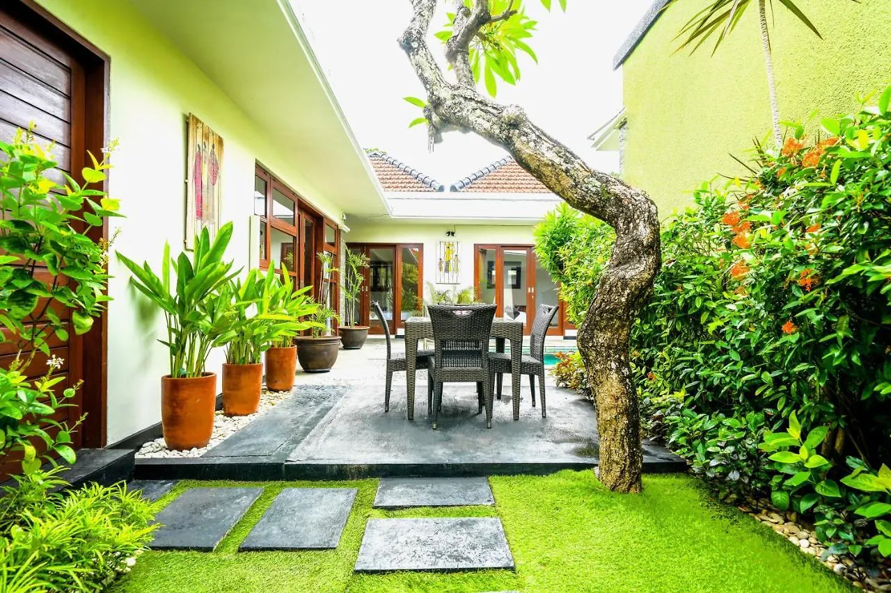 Villa Vino - Legian - 3 Bedroom - 3 Bathroom Villa - Great Location Seminyak